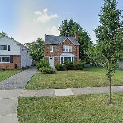 3786 Silsby Rd, University Heights, OH 44118