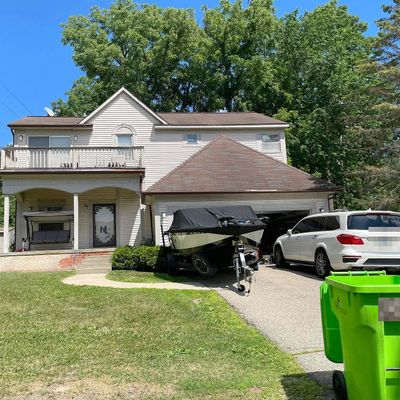 3927 Clubview Ave, West Bloomfield, MI 48324