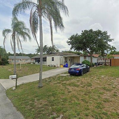 6947 Bayshore Dr, Lake Worth, FL 33462