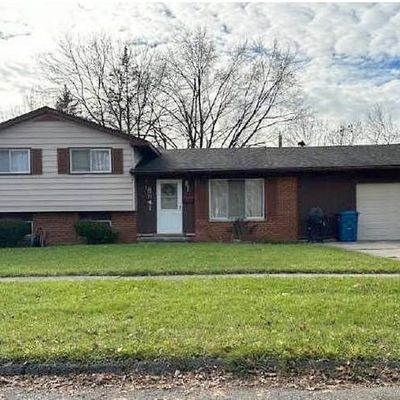 8641 Nottingham Ct, Ypsilanti, MI 48198