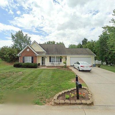 120 Derby Dr, King, NC 27021