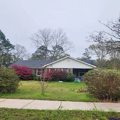 1086 N Pine St, Loxley, AL 36551