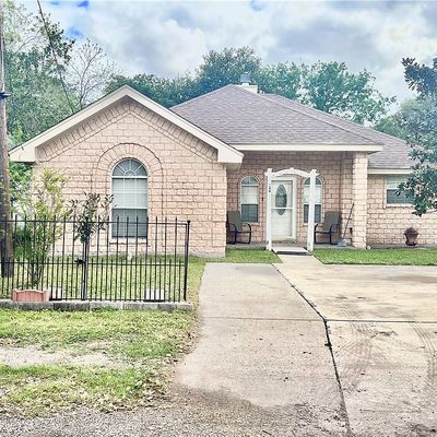 1407 Cristina St, Alice, TX 78332