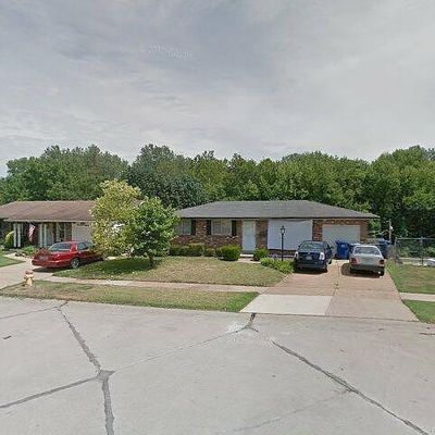 1490 Friar Tuck Ln, Saint Louis, MO 63125