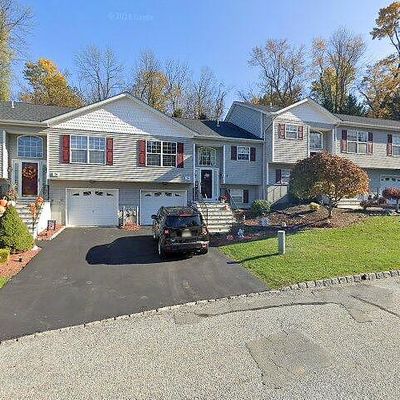 15 Oak Point Dr, Hamburg, NJ 07419