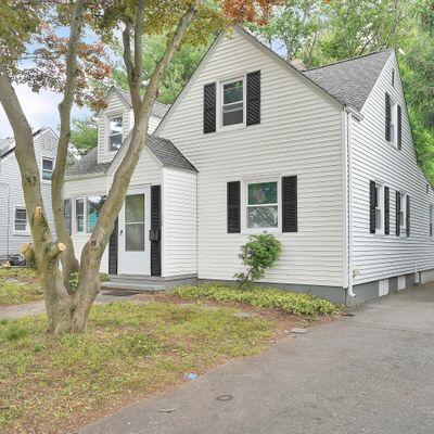 32 Harding St, Hamden, CT 06518