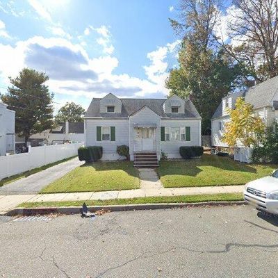 45 Douglas St, Fords, NJ 08863