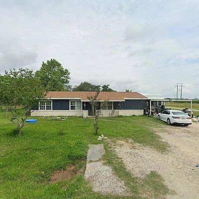 462 Hedges St, Bloomington, TX 77951