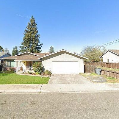 540 Reynolds Ave, Oakdale, CA 95361