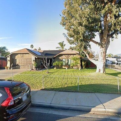 560 W Granada St, Rialto, CA 92376