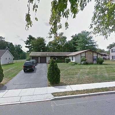 6 Crestview Dr, Willingboro, NJ 08046