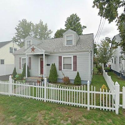 104 York Ave, Pawtucket, RI 02860