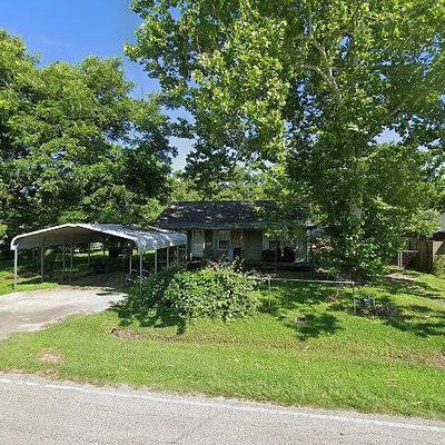 1241 E Kyle Rd, Clute, TX 77531