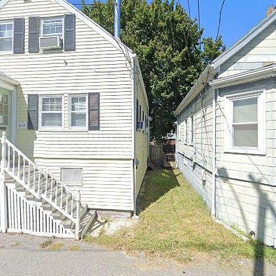 15 Florence St, Lynn, MA 01905