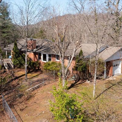 14 Wells Rd, Brasstown, NC 28902