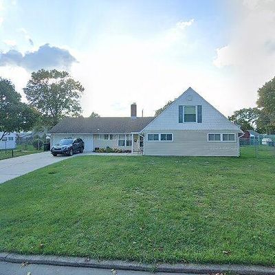 19 Red Berry Rd, Levittown, PA 19056