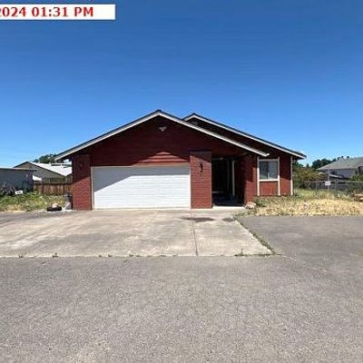 1958 Springbrook Rd, Medford, OR 97504