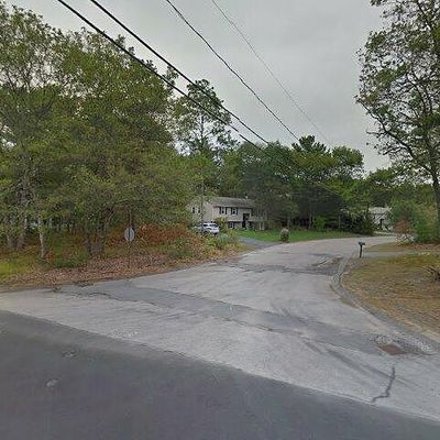 2 Hughes St, Plymouth, MA 02360