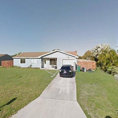 2044 Se Triumph Rd, Port Saint Lucie, FL 34952