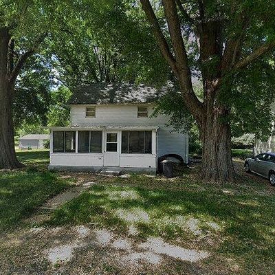 206 1 St St, Hampton, IL 61256