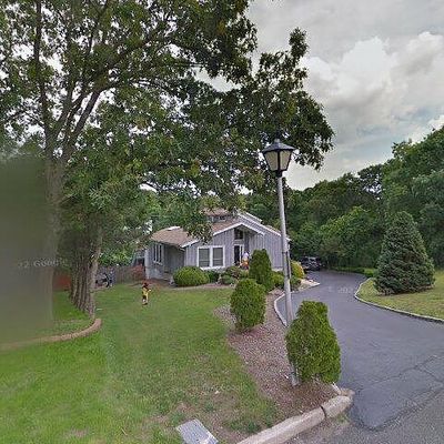 21 Ernest Ct, Kings Park, NY 11754