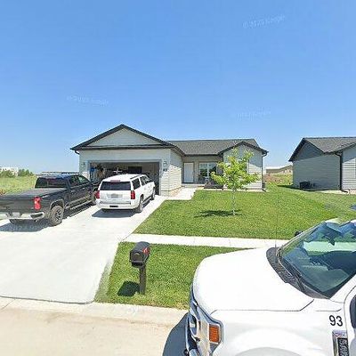 2905 E Laux Dr, Hastings, NE 68901