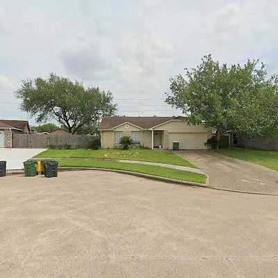 2907 Helmsley Dr, Pearland, TX 77584