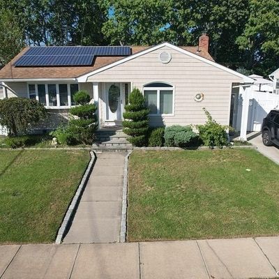 3 Cornell Ave, Hicksville, NY 11801