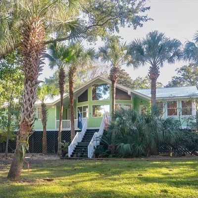 257 Forest Trl, Isle Of Palms, SC 29451