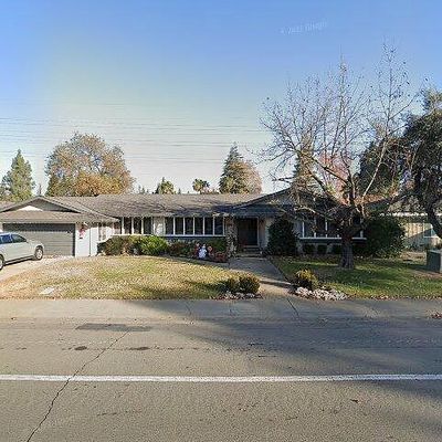 2591 American River Dr, Sacramento, CA 95864