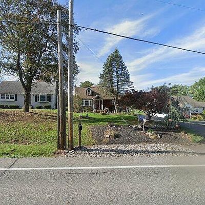 2787 N Charlotte St, Gilbertsville, PA 19525