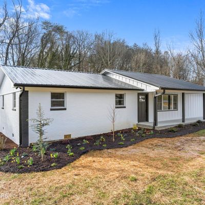 381 Tanasi Dr, Newport, TN 37821