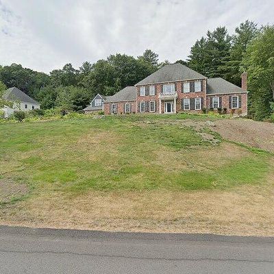 35 Wedgewood Dr, Hopkinton, MA 01748