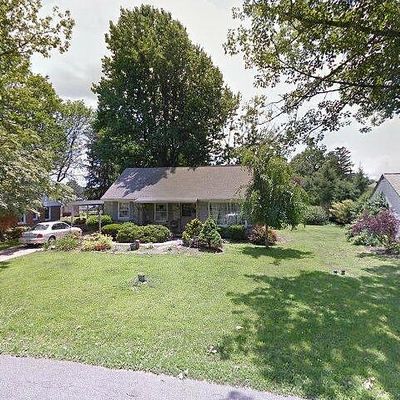 42 Village Dr, Lancaster, PA 17601