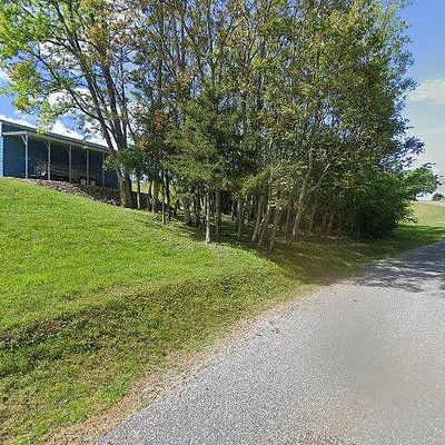 515 Mountain Lake Rd, Newport, TN 37821