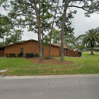 5608 Foxlake Dr, North Fort Myers, FL 33917