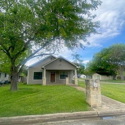 802 S Laurel Ave, Luling, TX 78648