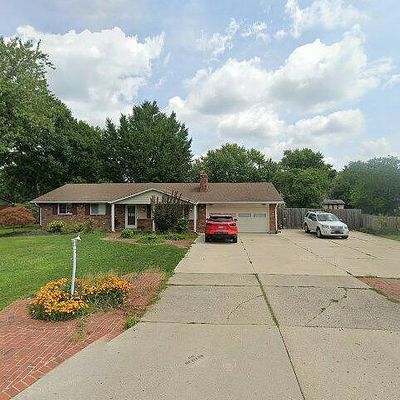 70 Barrymore Ln, Dayton, OH 45440