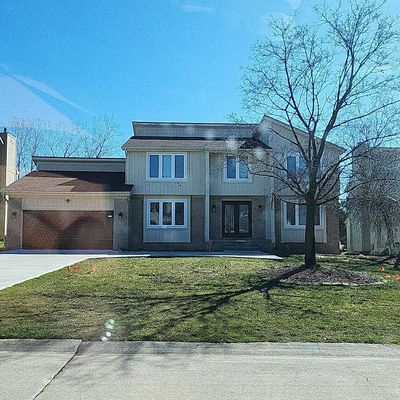 7043 Timberview Trl, West Bloomfield, MI 48322