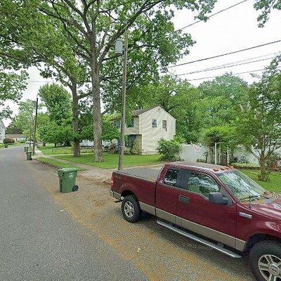 705 Chestnut St, Palmyra, NJ 08065