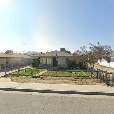 705 Clinton St, Delano, CA 93215