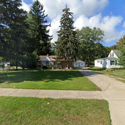 992 Lander Rd, Cleveland, OH 44143