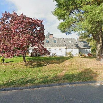 90 Mountain Terrace Rd, West Hartford, CT 06107