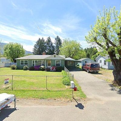 1407 Fruitdale Dr, Grants Pass, OR 97527