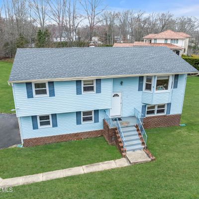 2 Youmans Ave, Eatontown, NJ 07724