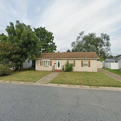 18 Oak Dr, Smyrna, DE 19977