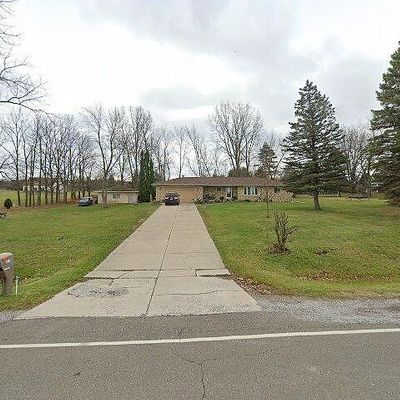 4512 E Cook Rd, Grand Blanc, MI 48439