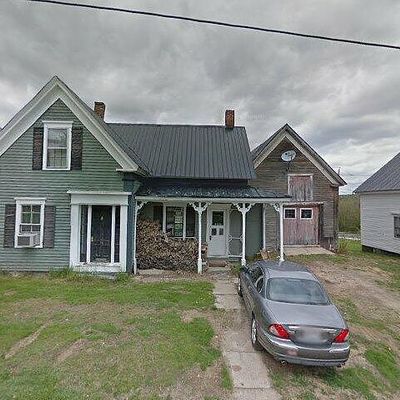 54 Front St, Sumner, ME 04292