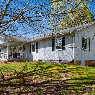 1 Melton Dr, Weaverville, NC 28787