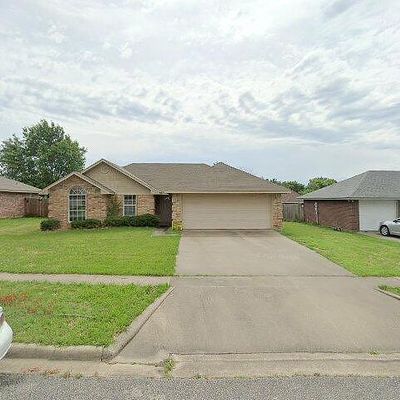 1005 Enlow Cir, Commerce, TX 75428